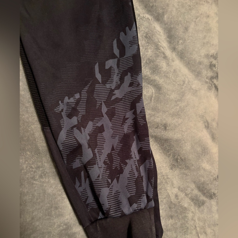 UFC Joggers - Picture 2 of 7